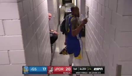 Andre Iguodala Flipping Off ESPN Camera Still Shot