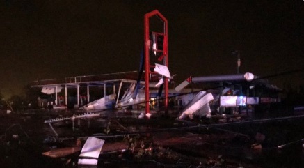 PHOTO Gas Station In Jefferson City Missouri Destroyed By Tornado