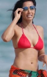 PHOTO Kristi Noem On The Beach In Bikini With Expensive Sunglasses On