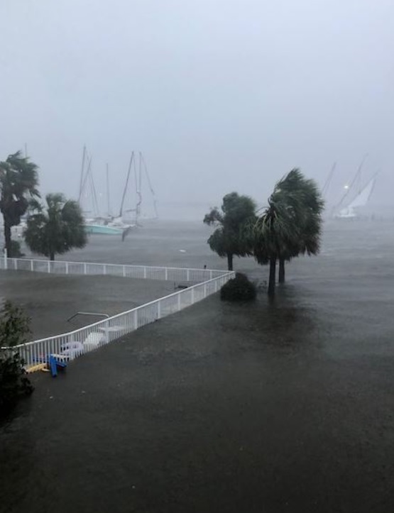 PHOTO 90 MPH Winds In Pensacola Florida Made It Look Like The Rapture