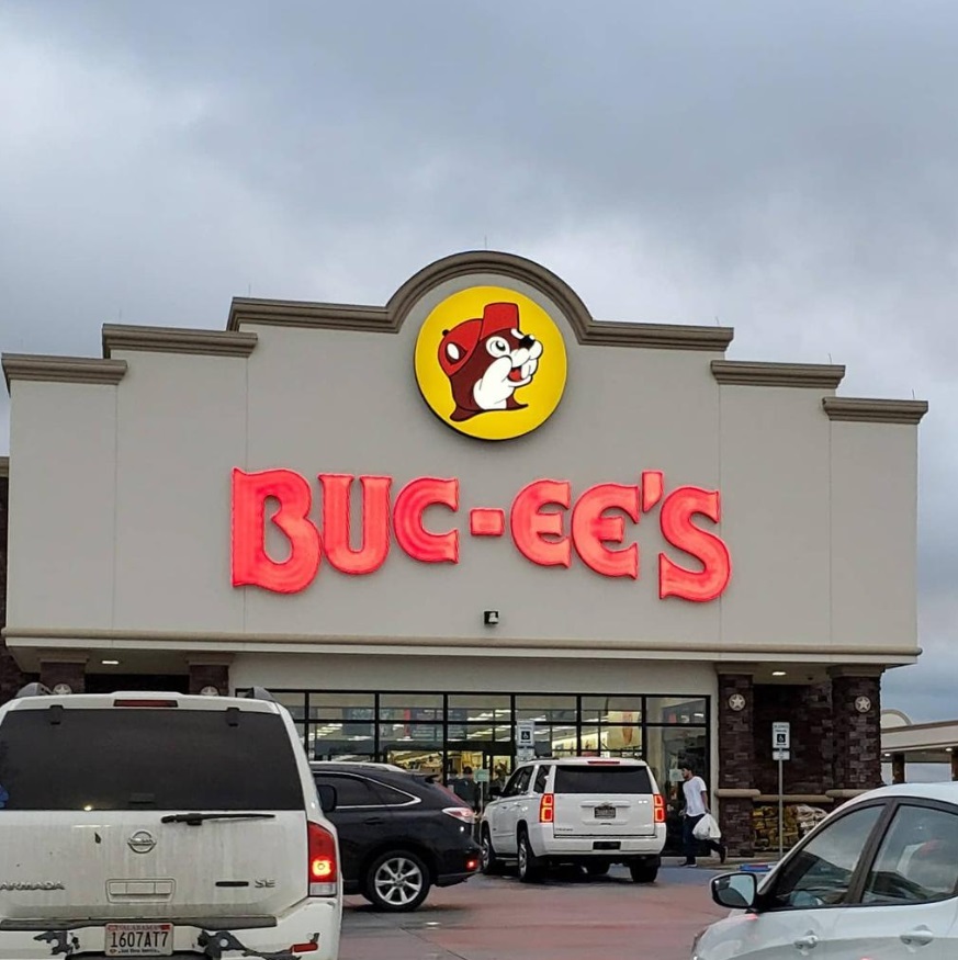 PHOTO Two Hour Line At Buc-ee's Due To Hurricane Sally 