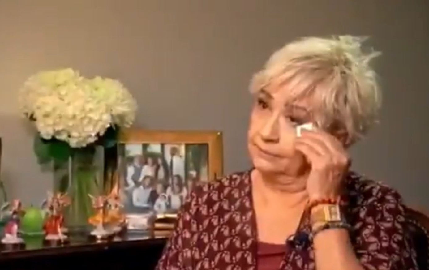 PHOTO Vanessa Bryant's Mother Crying Fake Tears After Being Cut Off Financially By Vanessa