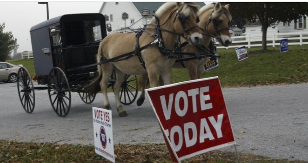 PHOTO Amish Riding In Horse And Buggy Want You To Know They Will Be Voting For Donald Trump