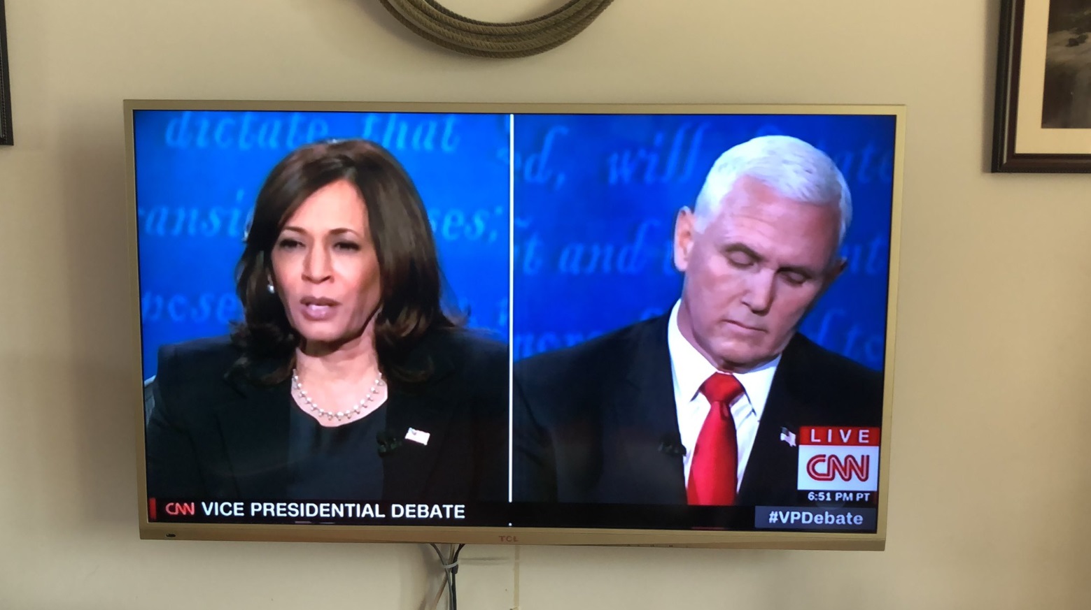 PHOTO China Censored Mike Pence’s Comments On China Signal Only Returned When Kamala Harris Began Talking Again