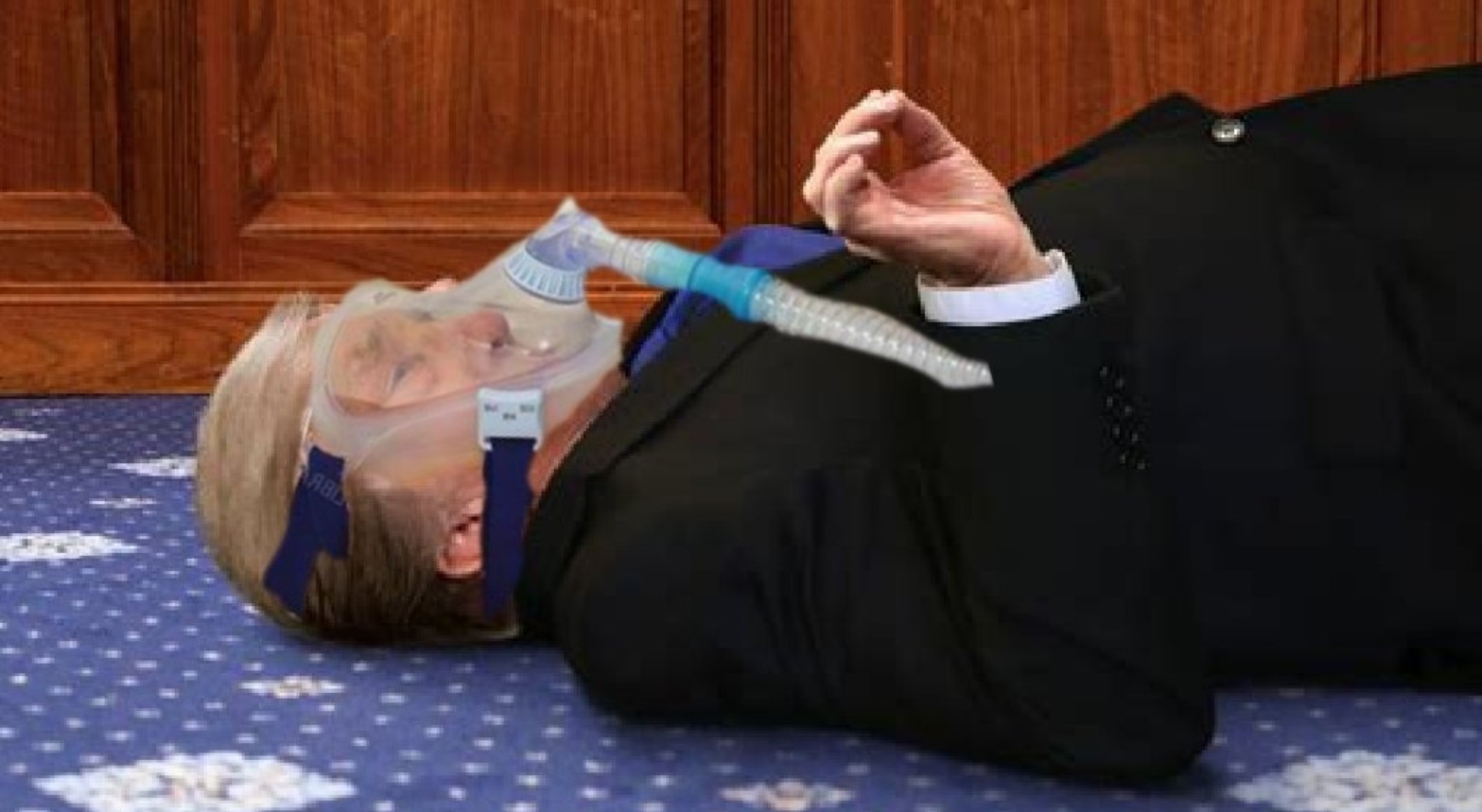 PHOTO Donald Trump On White House Floor Wearing Breathing Mask To Avoid Getting COVID