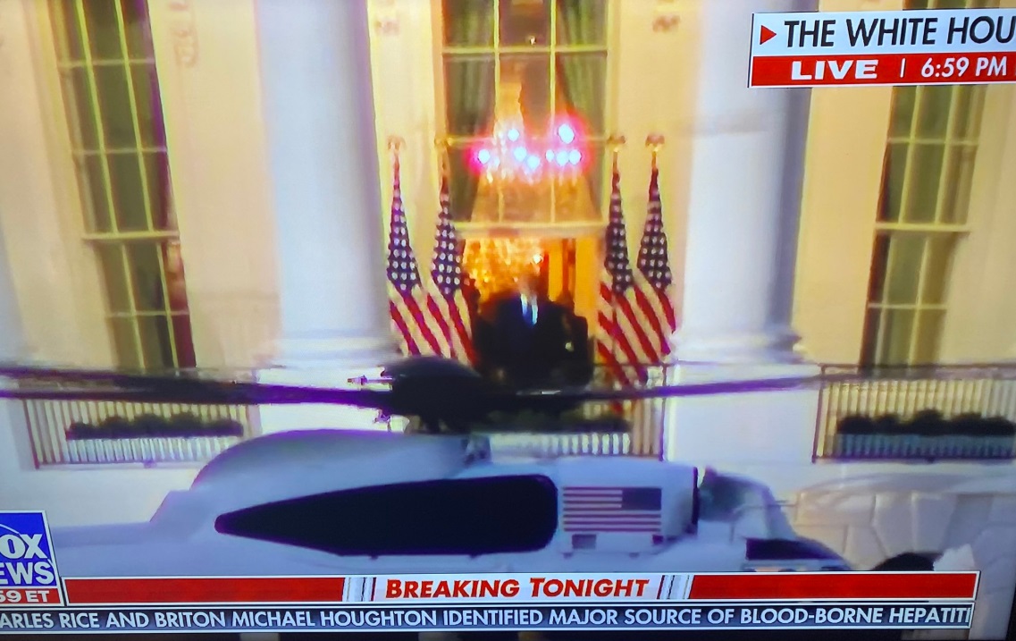 PHOTO Donald Trump Standing On White House Balcony Without Wearing Mask