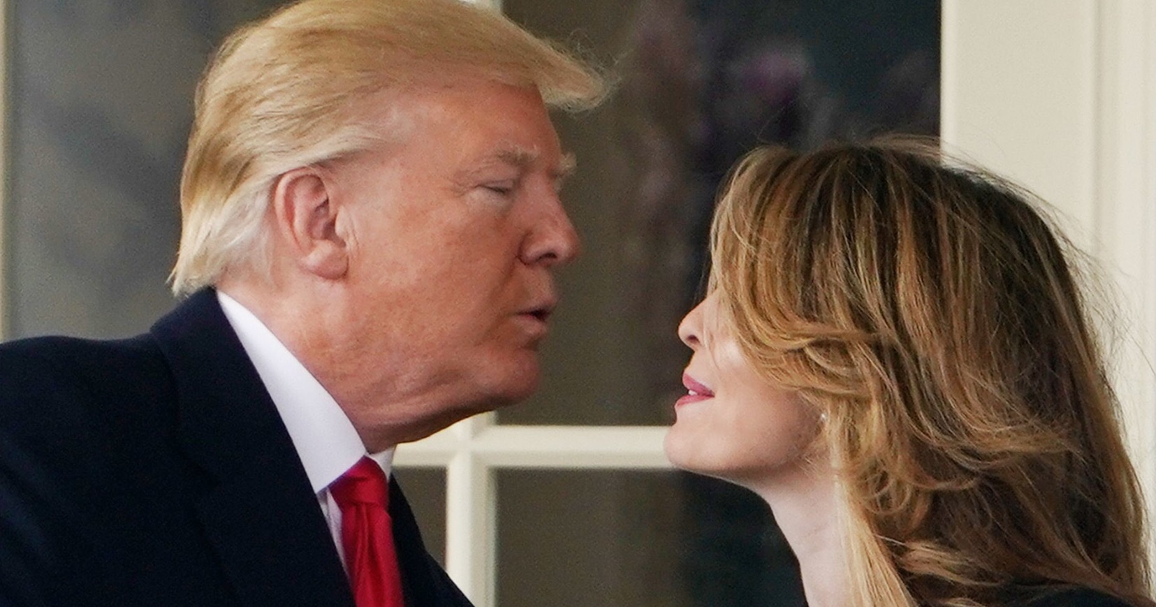 PHOTO Donald Trump Staring At Hope Hick's Lips