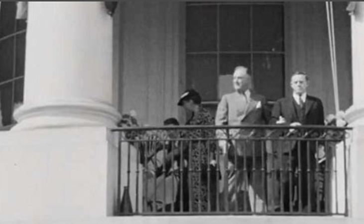 PHOTO FDR Standing On Balcony With Polio Like Trump