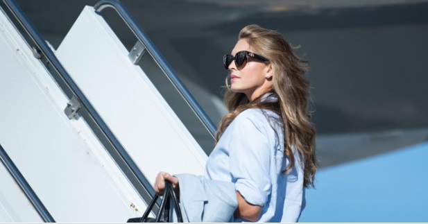 PHOTO Hope Hicks Looking Like A Smoking Hot Movie Star Boarding Air Force One