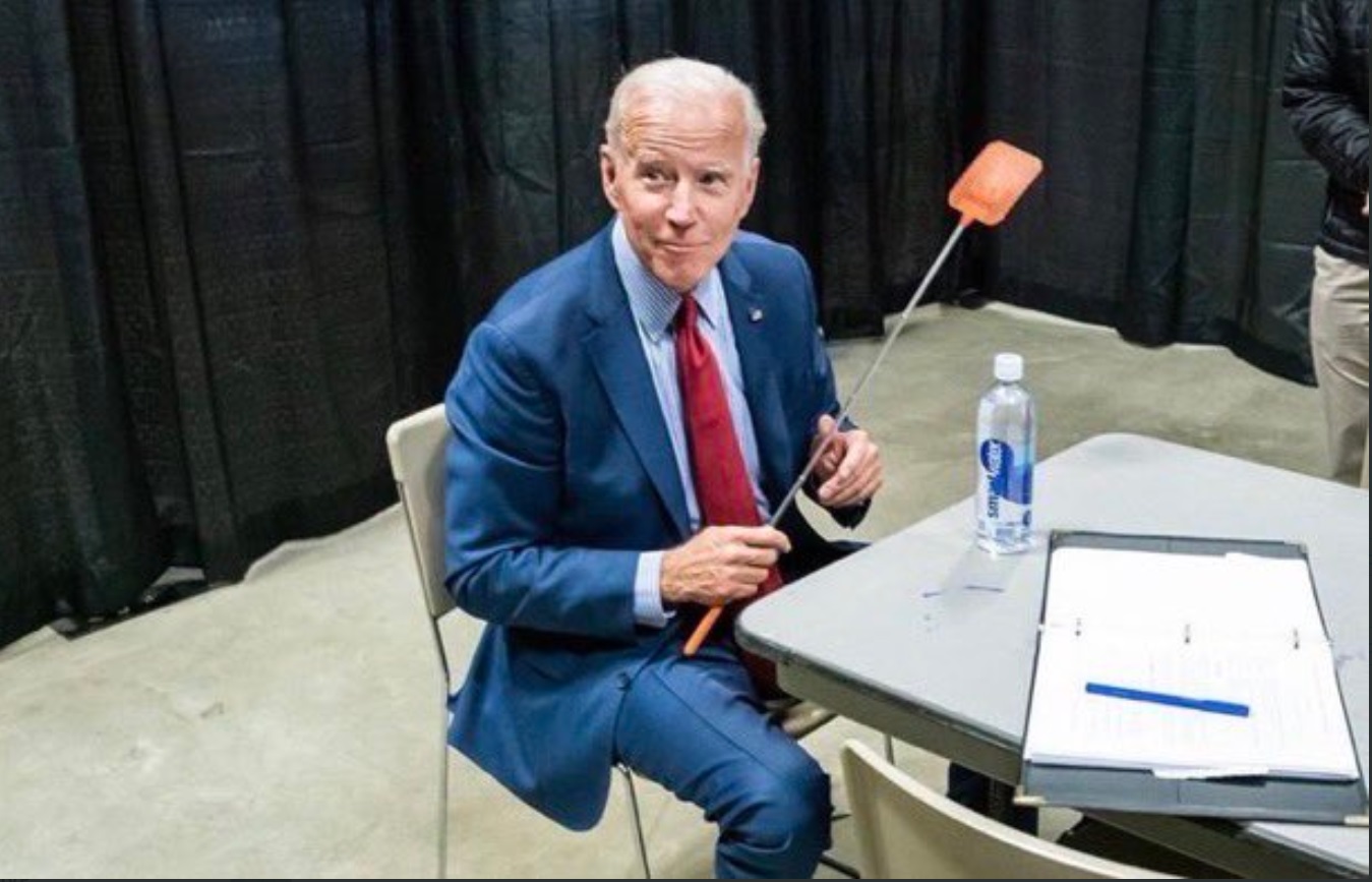 PHOTO Joe Biden Drinking Smart Water