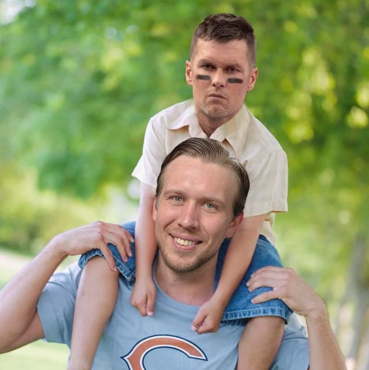 PHOTO Nick Foles Holding Toddler Tom Brady On His Shoulders