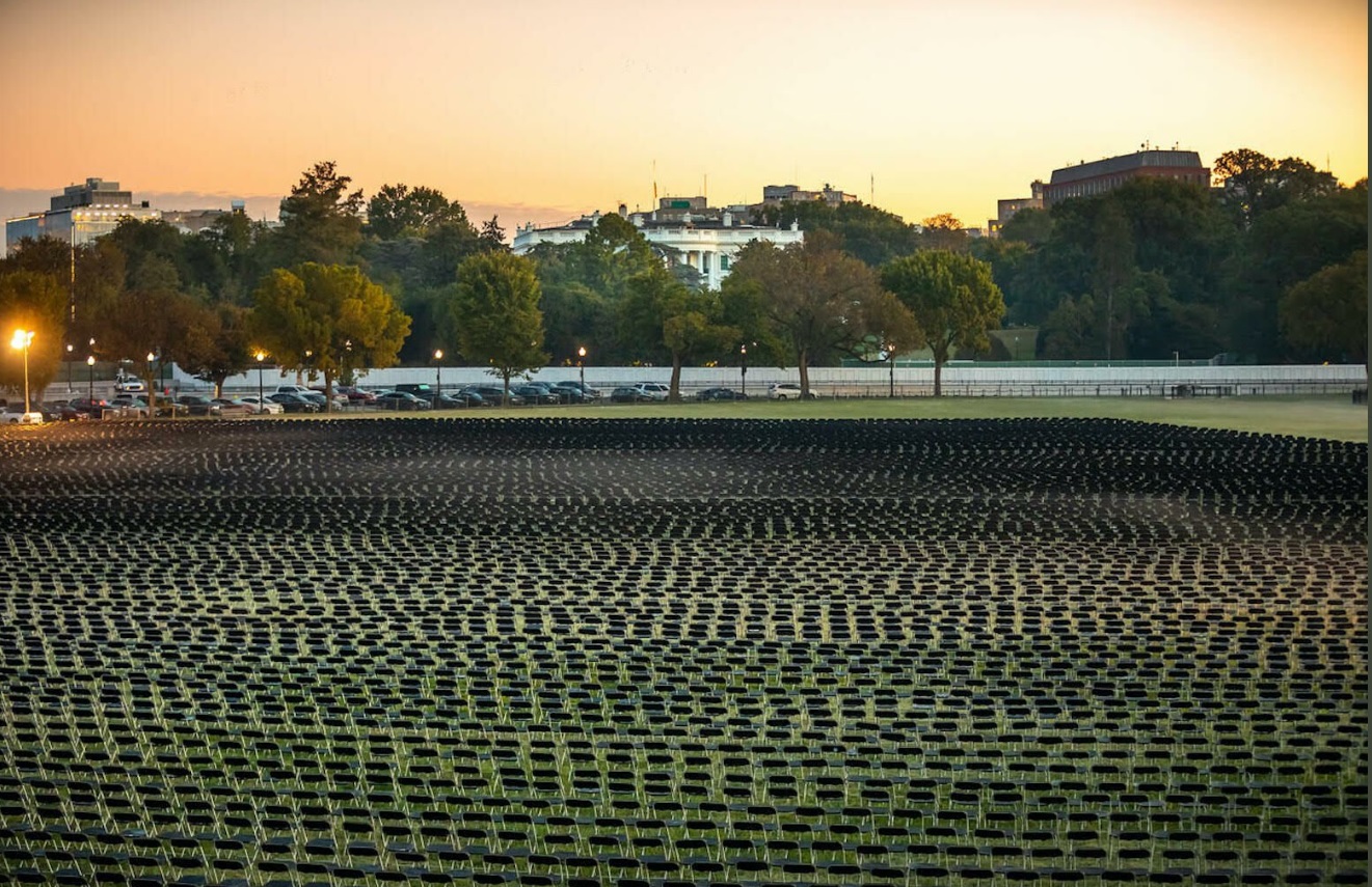 PHOTO Thousands Of Empty Seats Across The Street From The White House