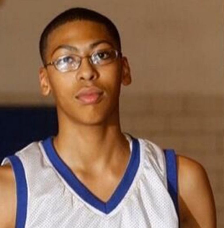 PHOTO Anthony Davis Wore Glasses At 9 Years Old And Looked Nothing Like