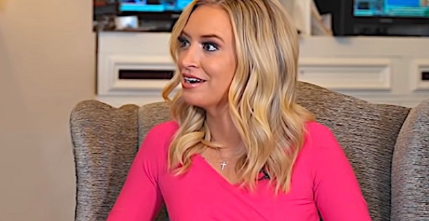 PHOTO Kayleigh McEnany Wearing Bright Pink A Day Before Christmas