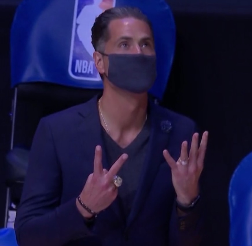 PHOTO Rob Pelinka Wears V Necks Shirt Under His Suit All The Time