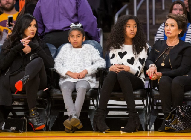 PHOTO Sofia Lane Courtside At Lakers Game