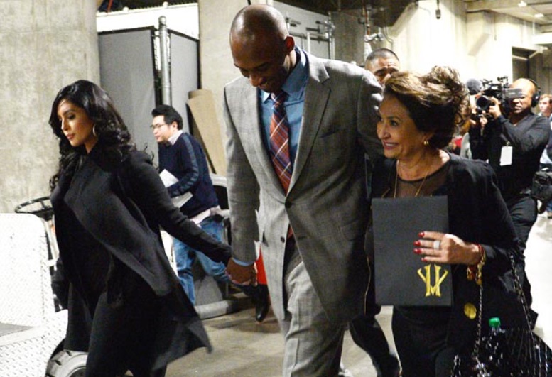 PHOTO Sofia Lane Out In Public With Kobe Enjoying Being In The Spotlight