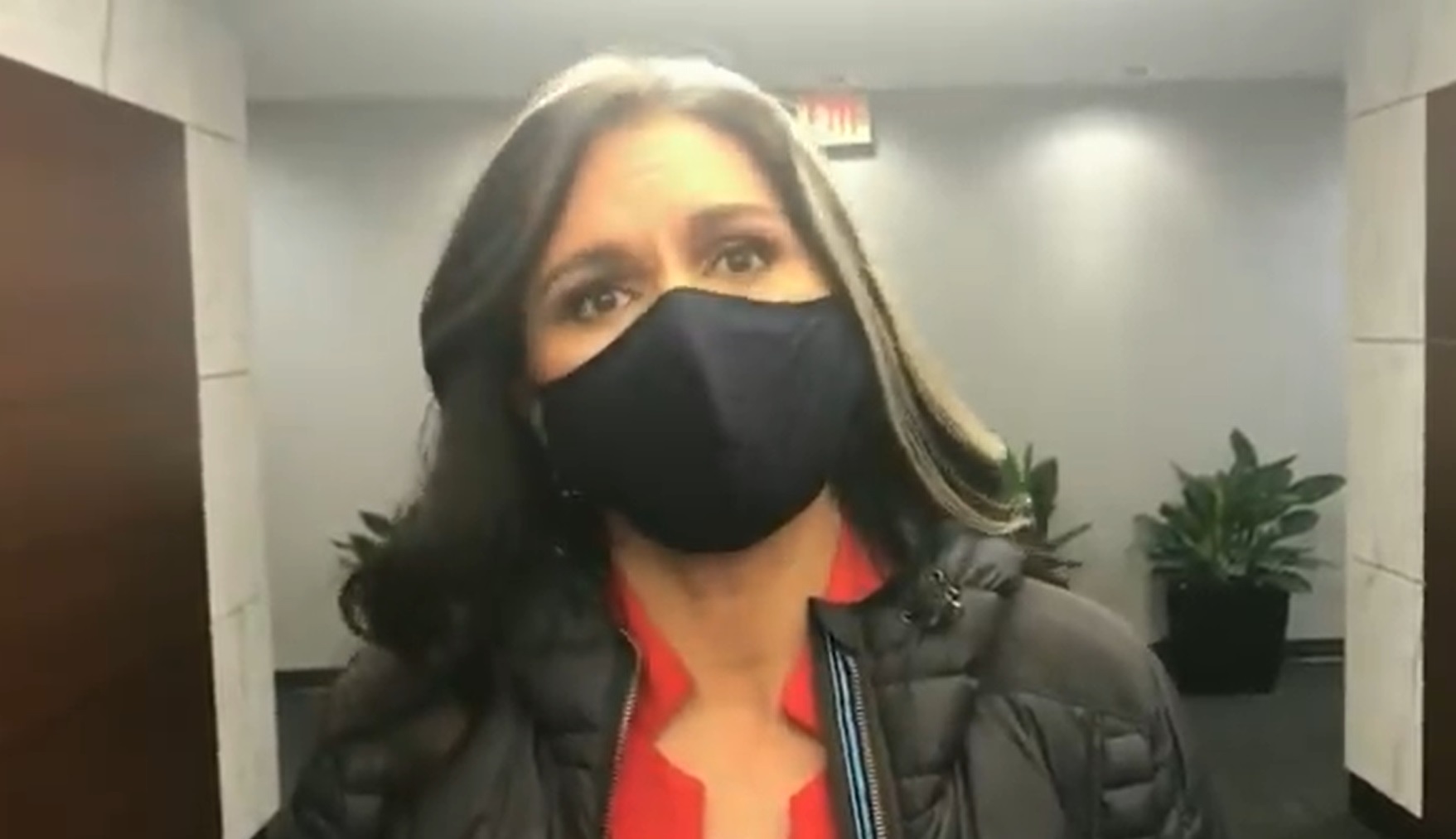 PHOTO Tulsi Gabbard Looks Like Darth Vader With Her Facemask On