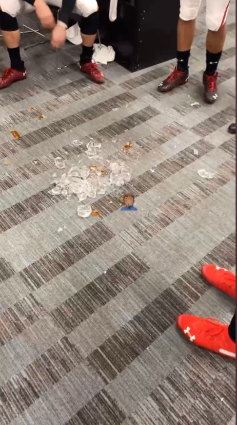 PHOTO Wisconsin Badgers Shattered Glass Duke Mayo Bowl Championship Trophy In Locker Room