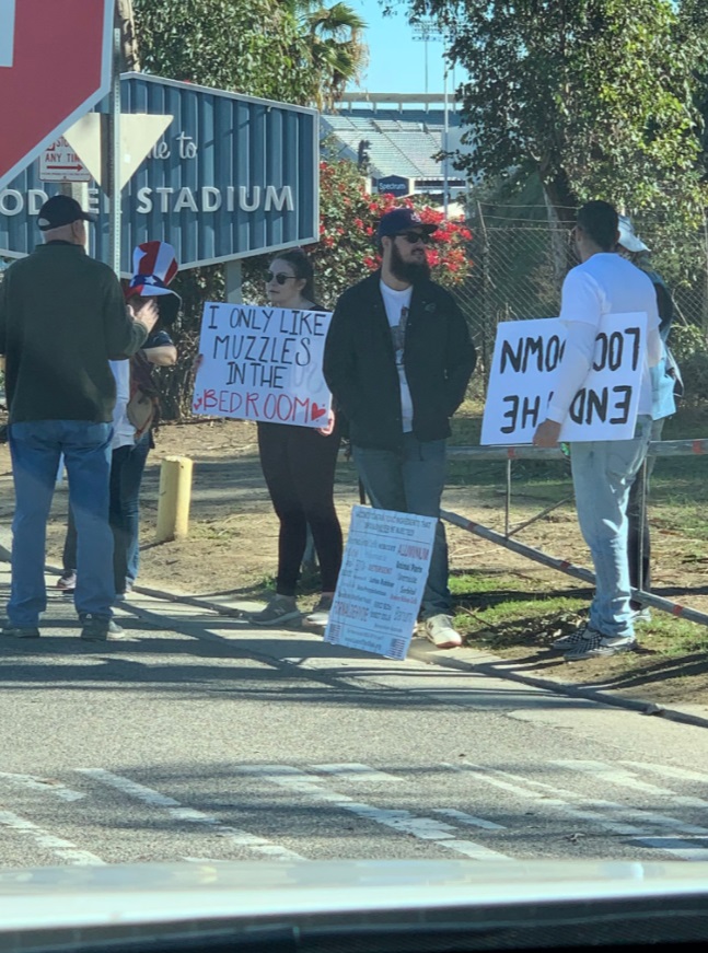 PHOTO Anti-Vaccination Protesters Block Entrance To Dodger Stadium Vaccination Site