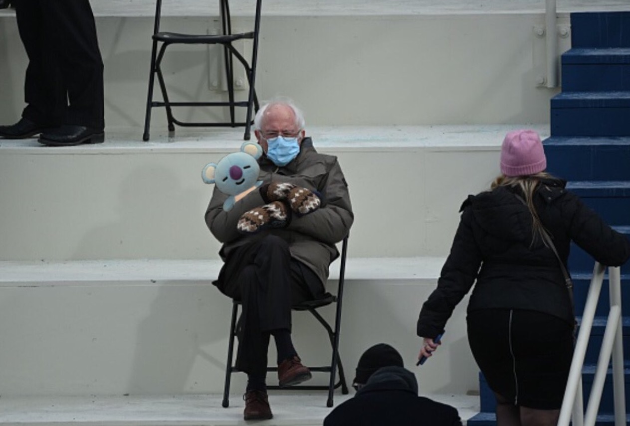 PHOTO Bernie Sanders Holding A Teddie Bear At Joe Biden's Inauguration