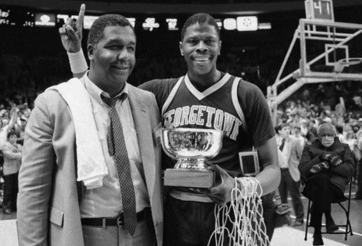 PHOTO Bernie Sanders Sitting Behind Patrick Ewing And John Thompson At Georgetown's 1984 National Championship