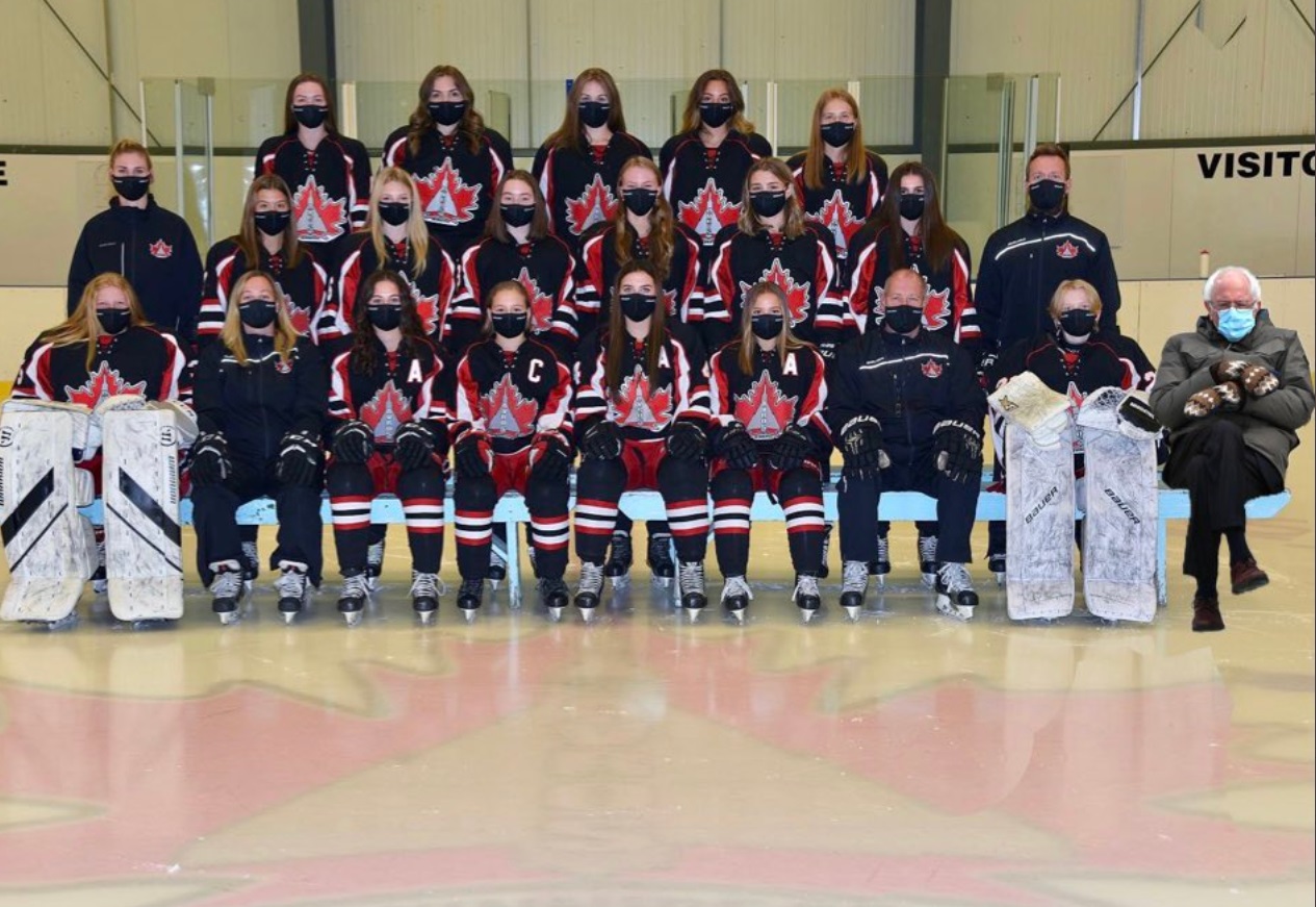 PHOTO Bernie Sanders Sitting Next To Winnipeg Avros Hockey Team