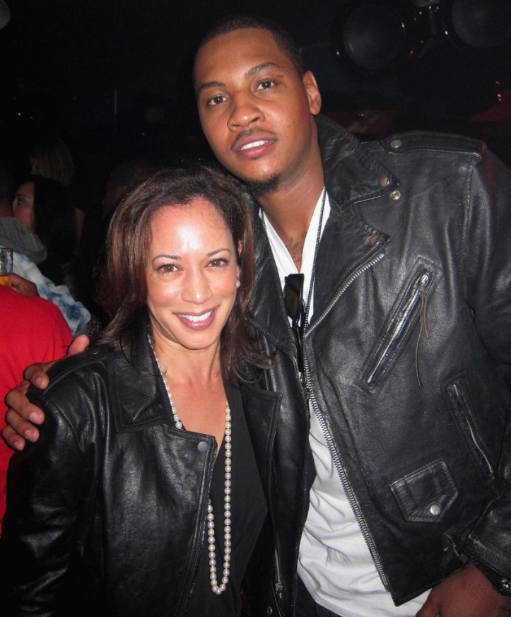 PHOTO Kamala Harris Agreed To Pose For A Picture With Carmelo Anthony In The Club