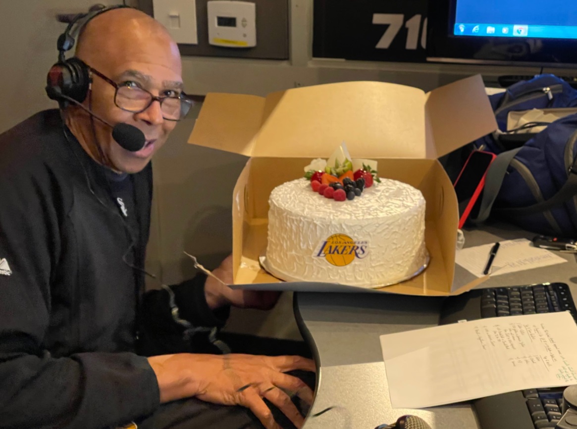 PHOTO Mychal Thompson's Lakers Themed Birthday Cake