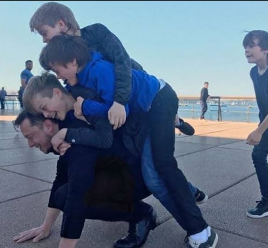 PHOTO Three Of Elon Musk's Son Jumped On His Back