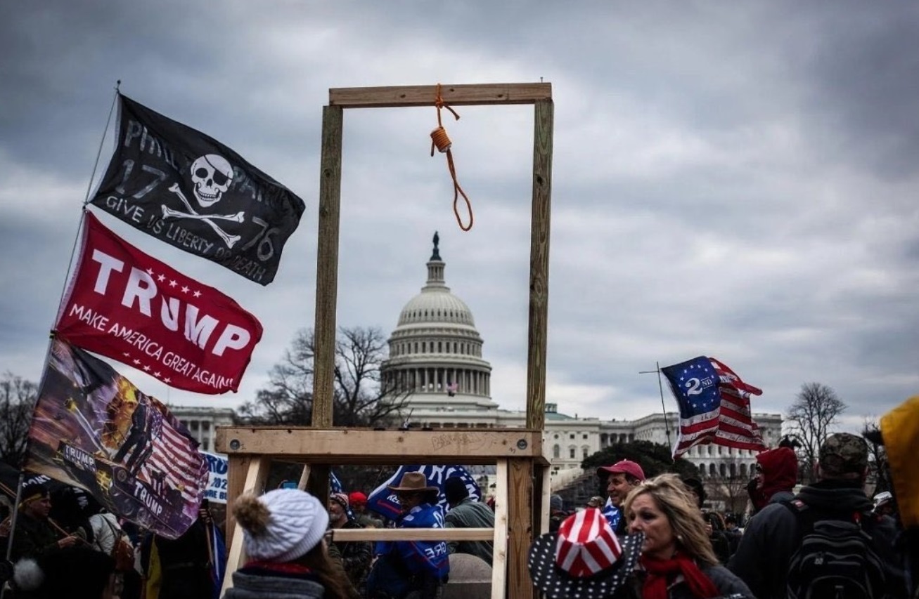 PHOTO What Hate By Trump Supporters Outside Capitol Looked Like