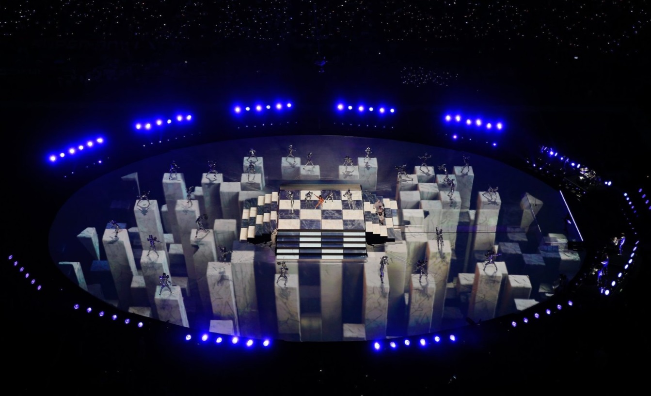 PHOTO Setup Of Katy Perry's Durante 'Dark Horse At Super Bowl XLIX