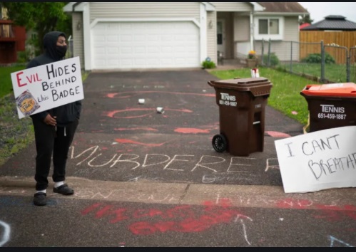 PHOTO Derek Chauvin's House Lost 40% Of Its Value Due To Vandalism