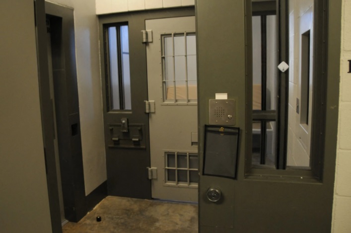 PHOTO Of Derek Chauvin's Cell In Solitary Confinement Behind Endless Doors