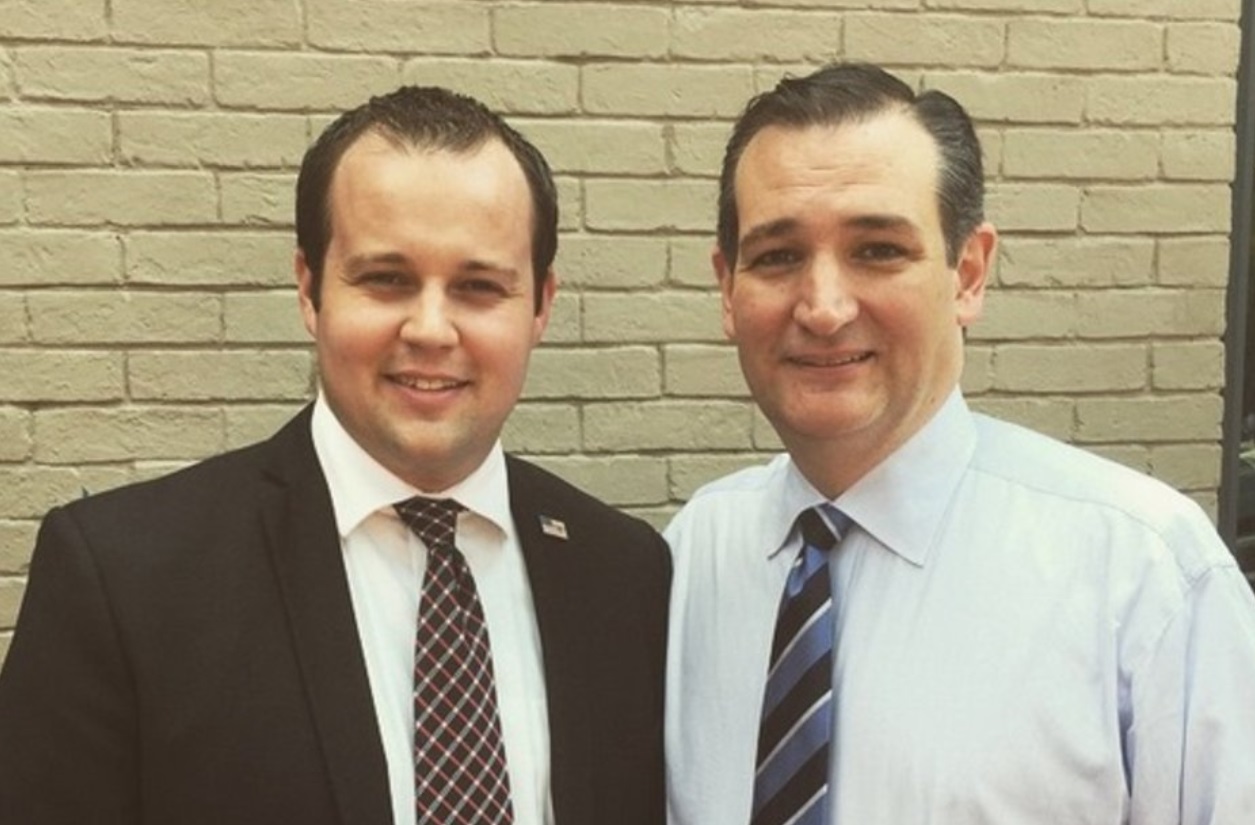 PHOTO Ted Cruz Poses For A Picture With Josh Duggar