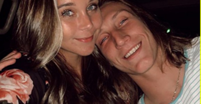 PHOTO Trevor Lawrence's Wife Doing A Selfie Will Make Your Jaw Drop