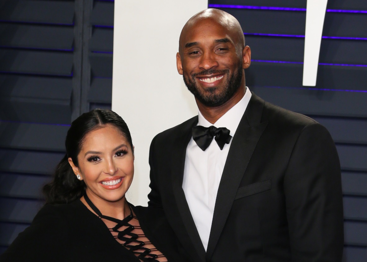 PHOTO Kobe Making Vanessa Bryant Look Very Short