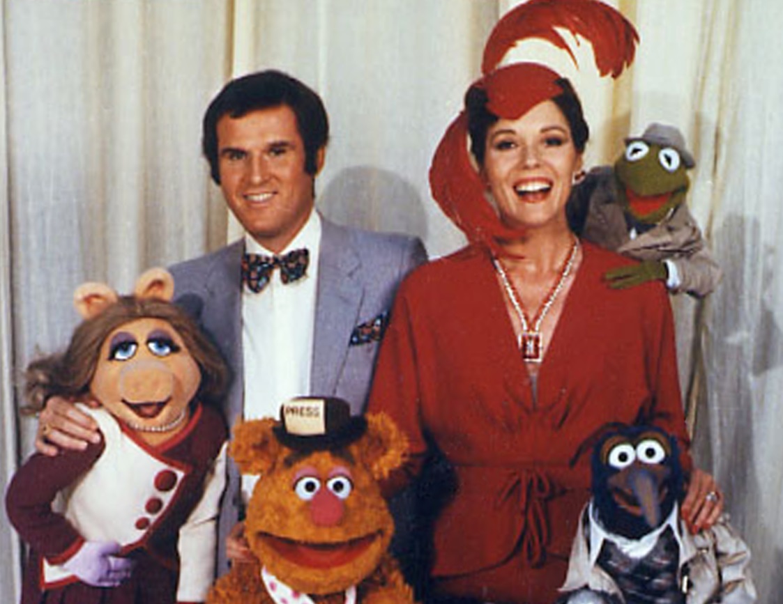 PHOTO Miss Piggy Pays Respect To Charles Grodin