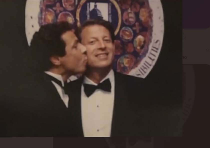 PHOTO Andrew Cuomo Kissing Al Gore