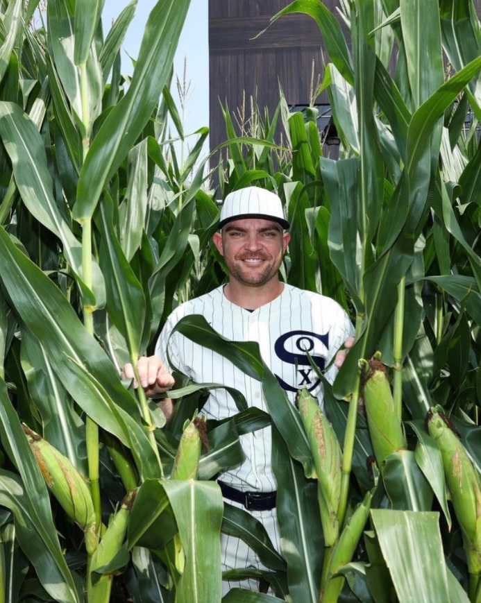 PHOTO Liam Hendricks Hiding Out In The Cornfields In Iowa Where Field Of Dreams Game Was Played