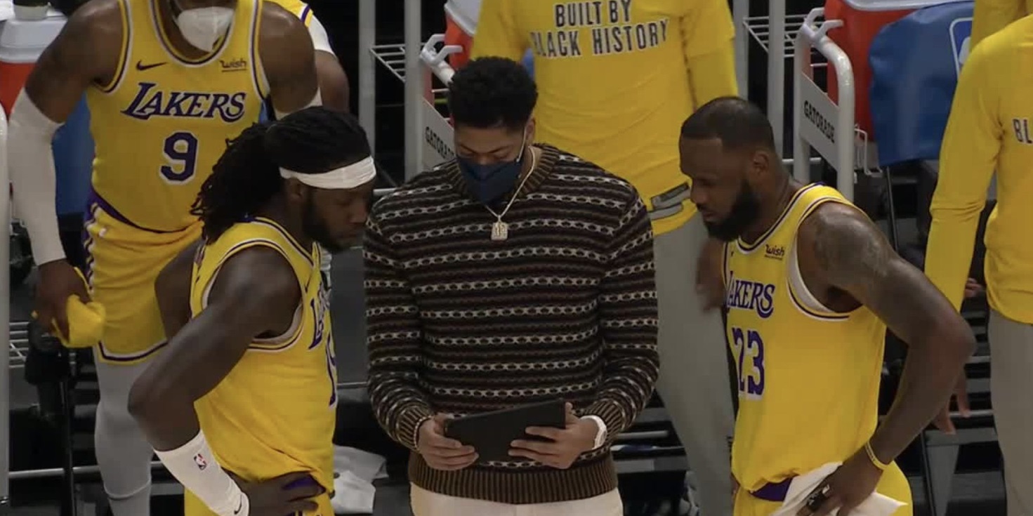 PHOTO Malik Monk Explaining What An Instagram Reel Is To The Lakers’ Geriatric Bench