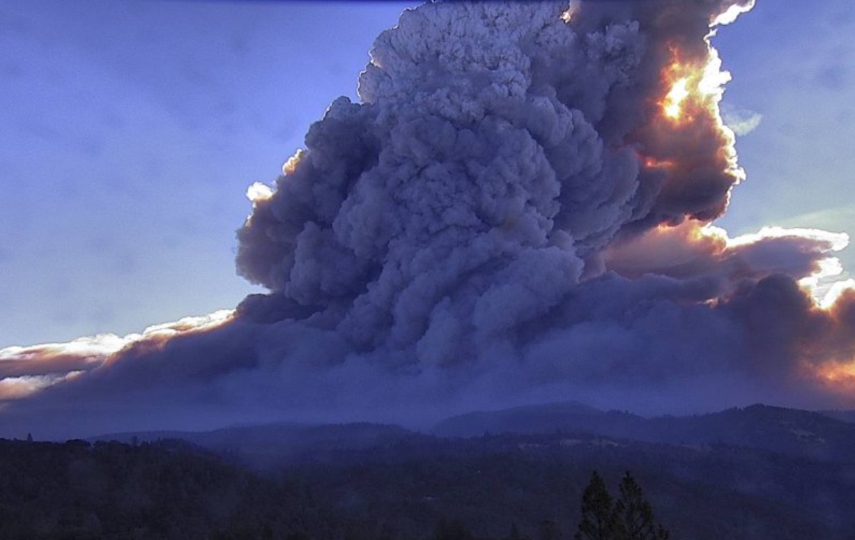 PHOTO Of Caldor Fire From Grizzly Flats In The Sierra Foothills