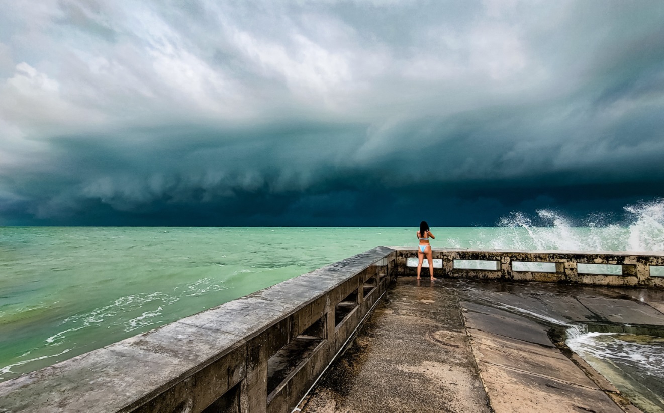 PHOTO Skies In Key West Florida Look Straight Out Of A Movie As Hurricane Ida Approaches