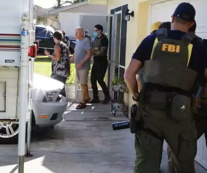 PHOTO Brian Laundrie's Father Taken Into Police Custody