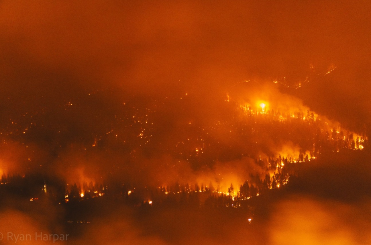 PHOTO Caldor Fire Has Burned Tahoe Basin And Is Now Heading Into Christmas Valley And Meyers CA