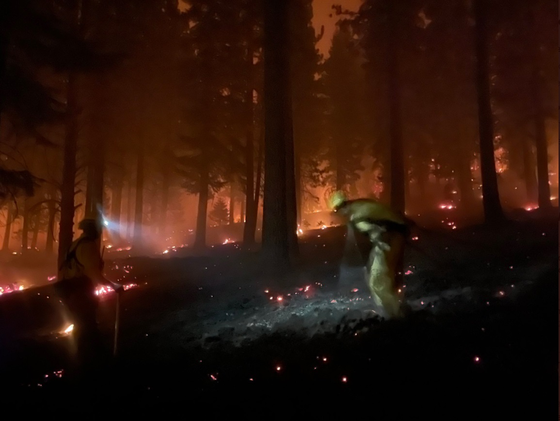 PHOTO Hoselay Protecting Homes Off Pawnee Dr In Meyers California