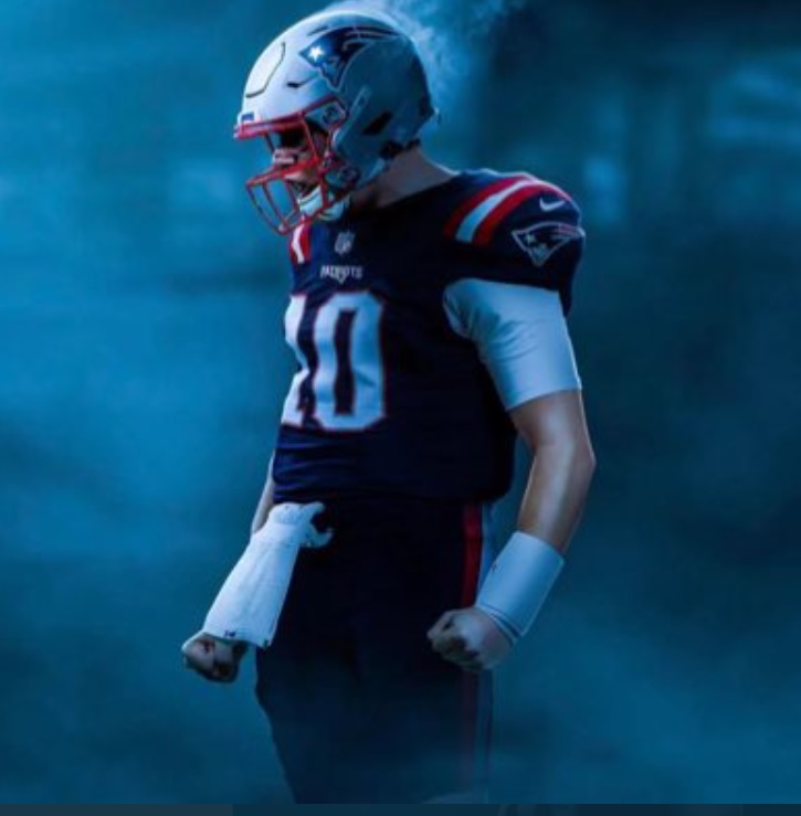 PHOTO Mac Jones Feels Fearless In Patriots Uniform When The Sun Hasn't Even Come Up Yet