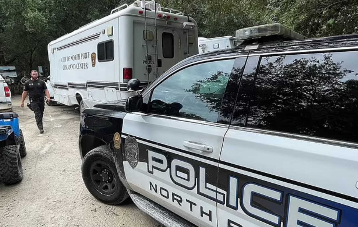 PHOTO North Port Florida Police Setup Giant Mobile Command Center To Help Track Brian Laundrie