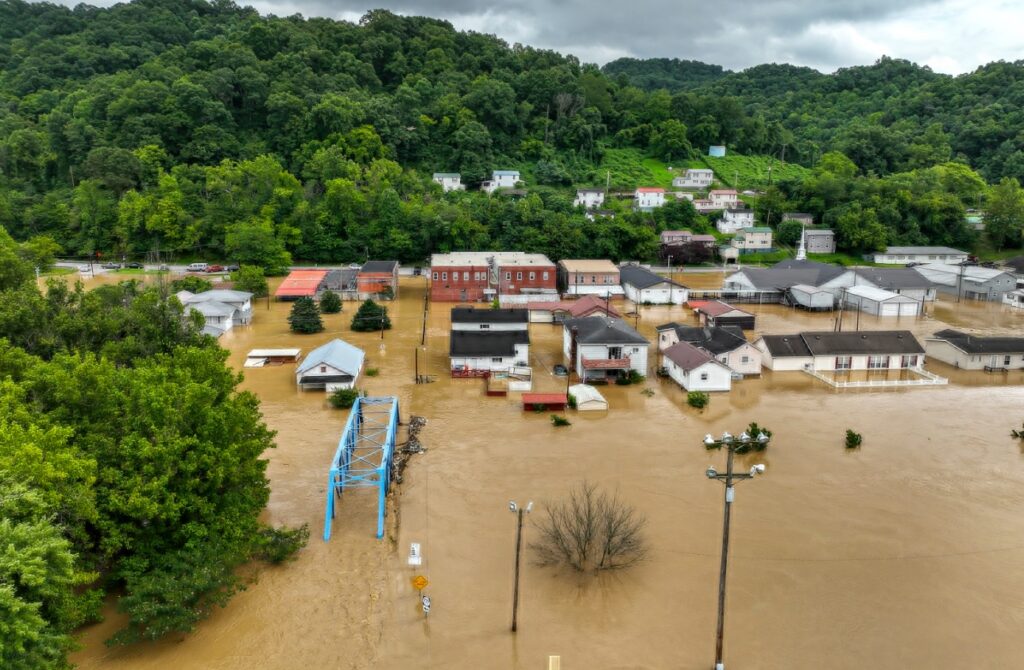 Photo Garrett Kentucky Is So Far Under Water You Can't Even Tell It's A 