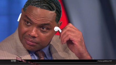 PHOTO Charles Barkley Wearing Earpods